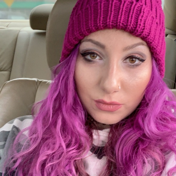 Meet your Posher, Kaitlyn - Picture 3 of 8